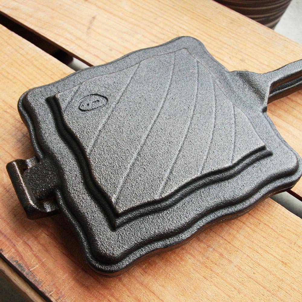 OUTSIDE IN Hot n'Toasty アウトサイドイン キャストアイロン ホットサンドメーカー Made in 新潟三条 鋳鉄製