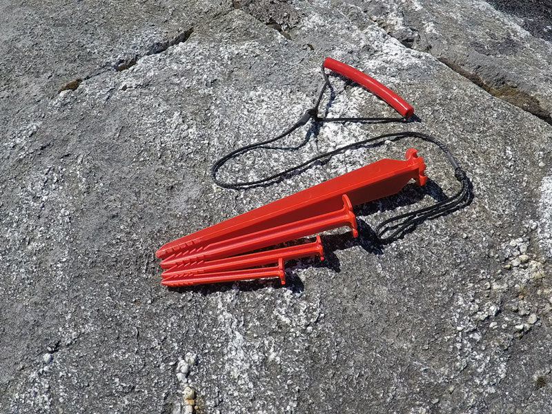 SwissPiranha（スイスピラニア）PegPuller（ペグプラー）超軽量ペグ抜き