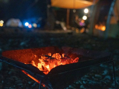 96【KURO】黒染め焚火台｜炎が映える光反射防止設計｜簡単組立・薄型収納