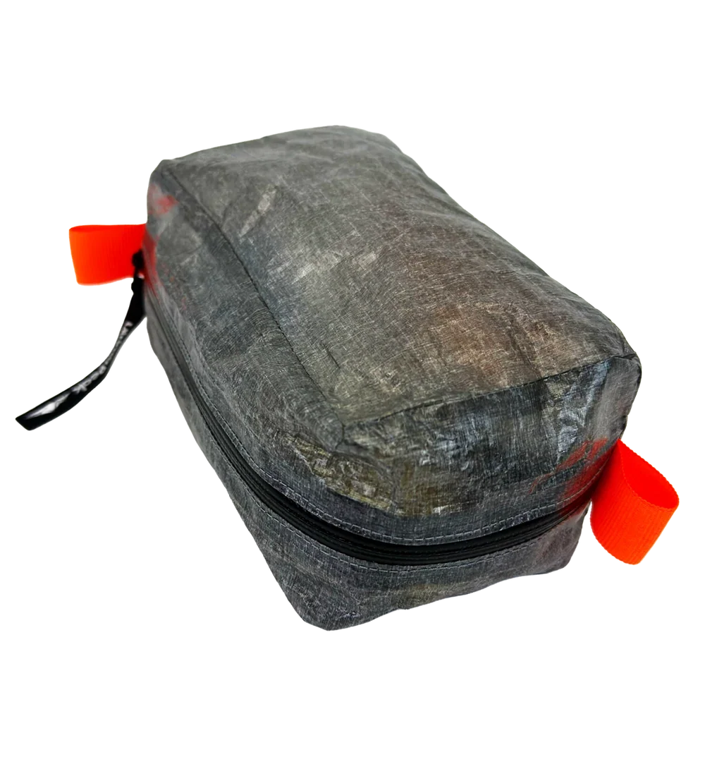 UltimaPeak（ウルティマピーク）AeroStash™（エアロスタッシュ）Dyneema® 超軽量スタッフバッグ 1L パワーバンクポケット付き 13g
