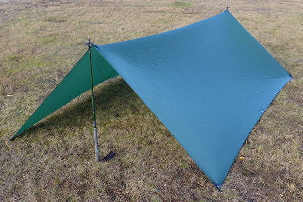 SwissPiranha（スイスピラニア）Tarp MantaRay 10（タープ マンタレイ 10）ULタープ 3.5×2.9m