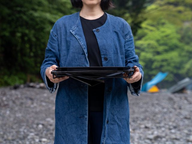 96【KURO】黒染め焚火台｜炎が映える光反射防止設計｜簡単組立・薄型収納