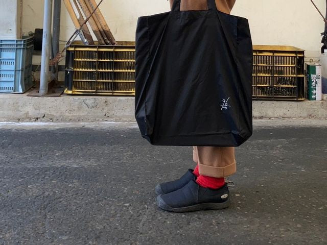 96【KURO】黒染め焚火台｜炎が映える光反射防止設計｜簡単組立・薄型収納