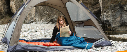 【KingCamp｜キングキャンプ】TIGRIS 250｜フード付き封筒型寝袋｜コントラストカラー・スタイリッシュモデル（ピーコックブルー）