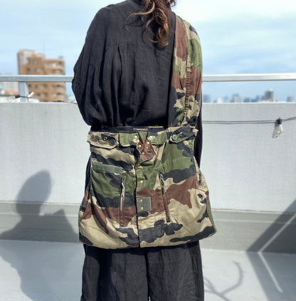 【Yabo】フランス軍ミリタリーリメイク 2WAYショルダーバッグ｜F2ジャケット＆M47チノシャツ使用｜A4対応・ユニセックス可