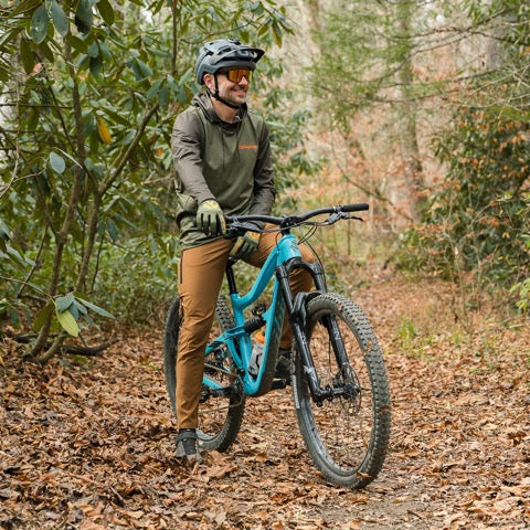 ディントコヨーテワールドアウトドアのアウトドアウェア一覧 DYNT