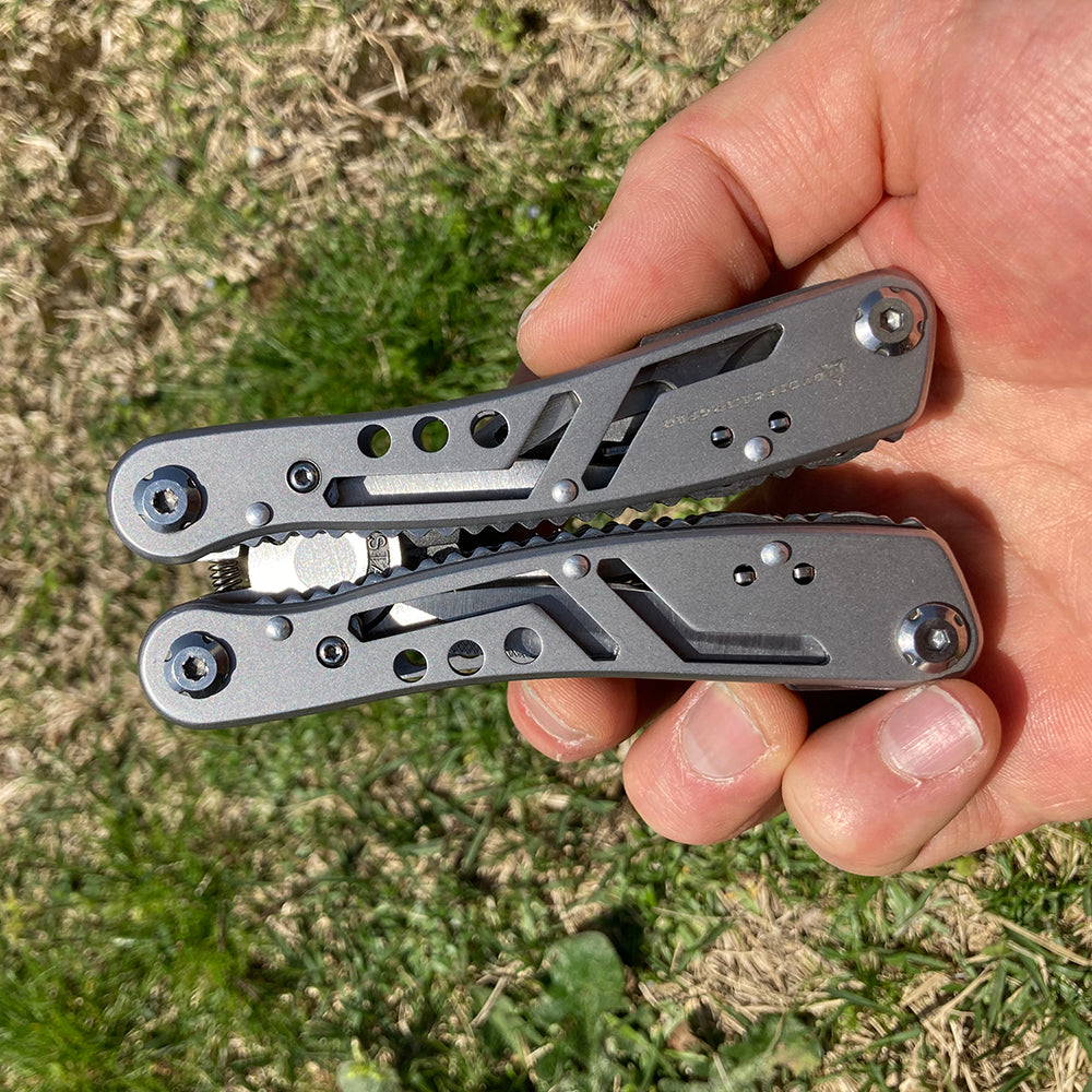 コヨーテキャンプギア マルチツール 工具 折りたたみ サバイバルツール 多機能ナイフ ペンチ ドライバー COYOTE CAMP GEAR MULTI TOOL