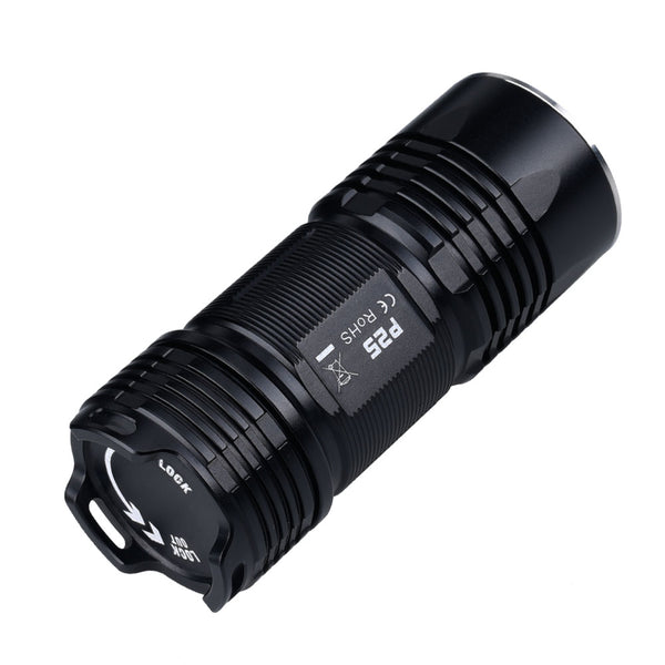 Fitorch P25 LED FLASHLIGHT 4 CREE XPG3 LEDS フィトーチ LED フラッシュライト 充電式 超高輝度 3000ルーメン